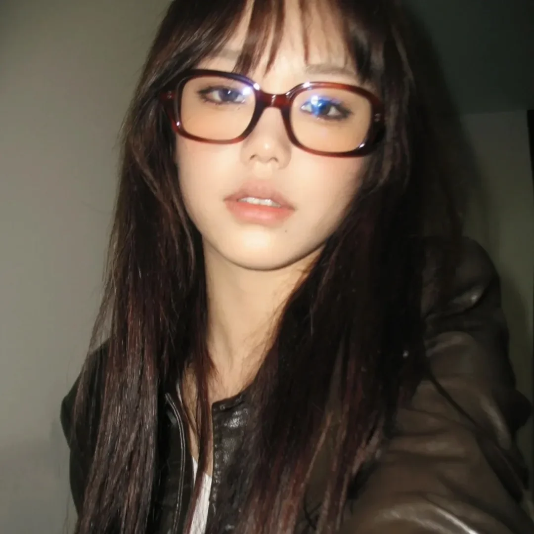 

Korean Fashion Square Oval Frame Anti Blue Light Glasses Retro Leopard Red Thick Frame Plain Eyes Female Myopic Glasses