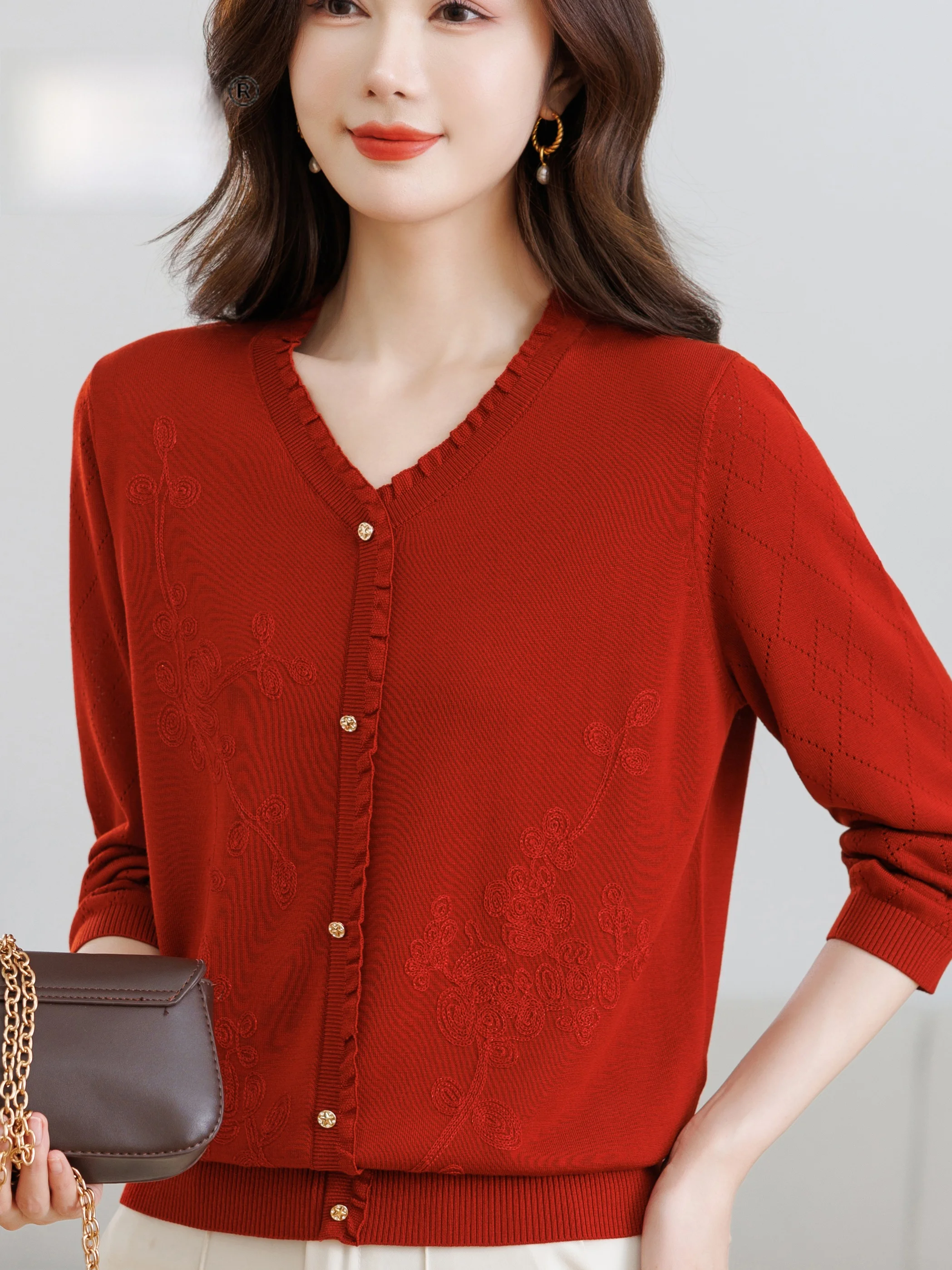 

Элегантный вязаный кардиган с V-образным вырезом и вышивкой, с длинным рукавом, весенне-осенний, модный тонкий топ для женщин среднего и старшего возраста