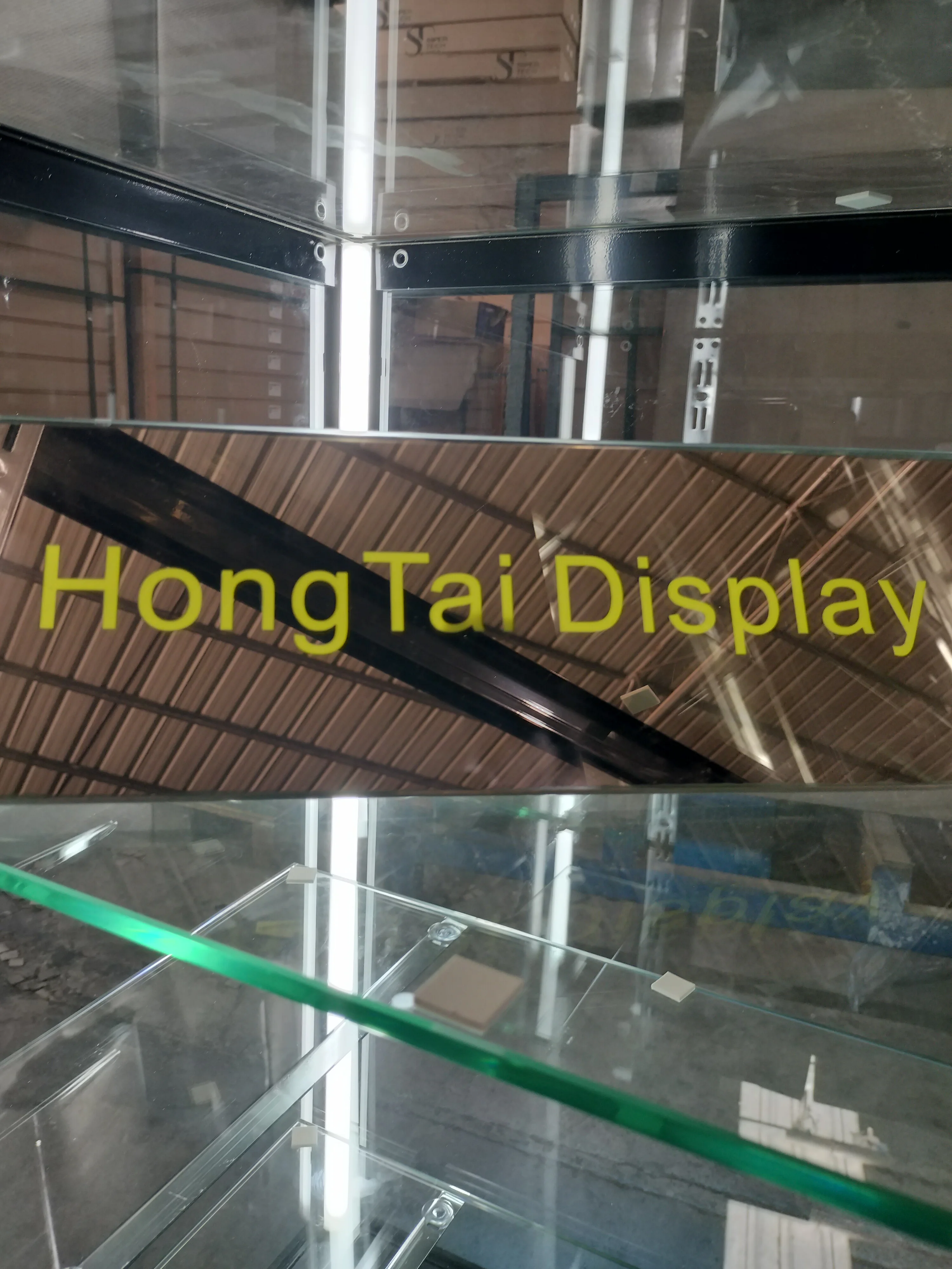 Custom.Full View Display Rack With Lighting Features Popular Styles Adjustable Shelves for Retail Store Display Shop Fitting