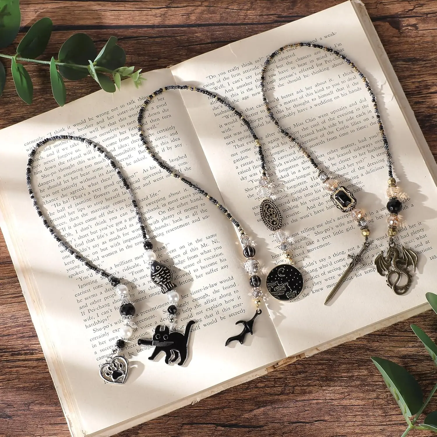 Mond-Stern-Mischperlen-Charm-Anhänger-Lesezeichen, ein Lesezubehör für Männer und Frauen, ein Lesezeichen-Geschenk für Buchliebhaber, Studenten.