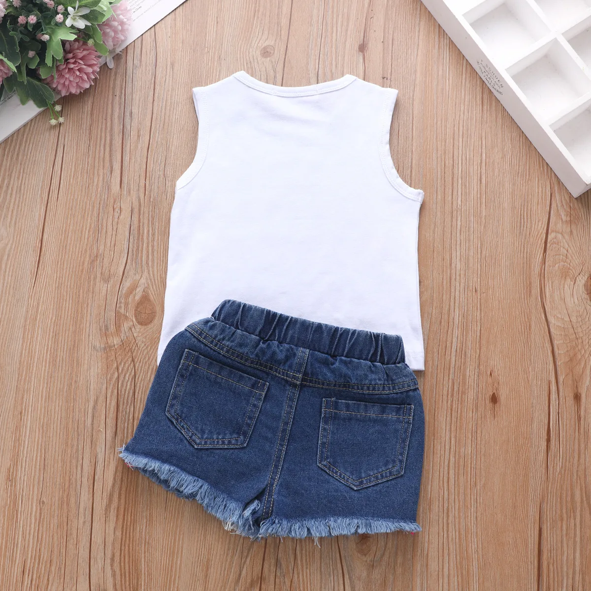 Conjunto de ropa para niños y niñas, camiseta sin mangas con estampado de letras + Pantalones cortos vaqueros rasgados, ropa informal de dos piezas, verano, 2024