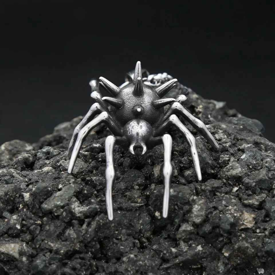 Vintage Stainless Steel Spider Pendant Necklaces For Men Women Gothic Fashion Singular Animal Necklace Halloween Party Jewelry