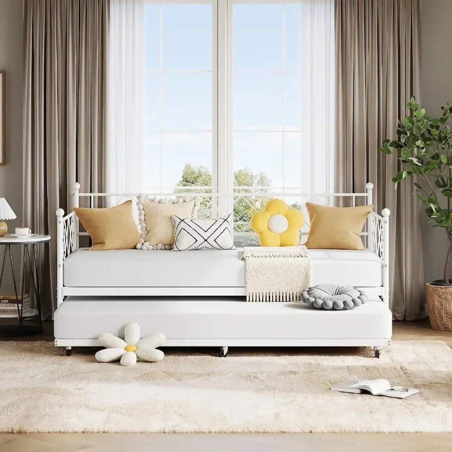 GarveeLife Twin Daybed with Pull-Out Trundle, Heart-Shaped Metal Headboard, Heavy-Duty Steel Sofa Bed Frame, Space-Saving Guest