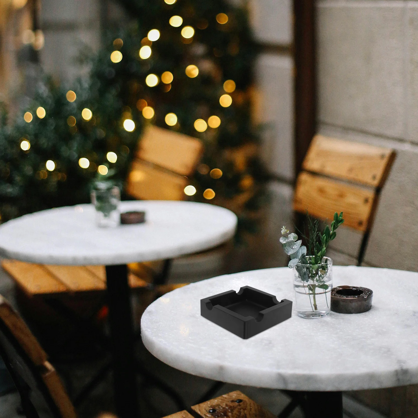 

Square Ashtray Silicone Cigarette Ash Holder Non-Slip Groove Design For Home Office Bar Hotel Indoor Outdoor Use Decorative
