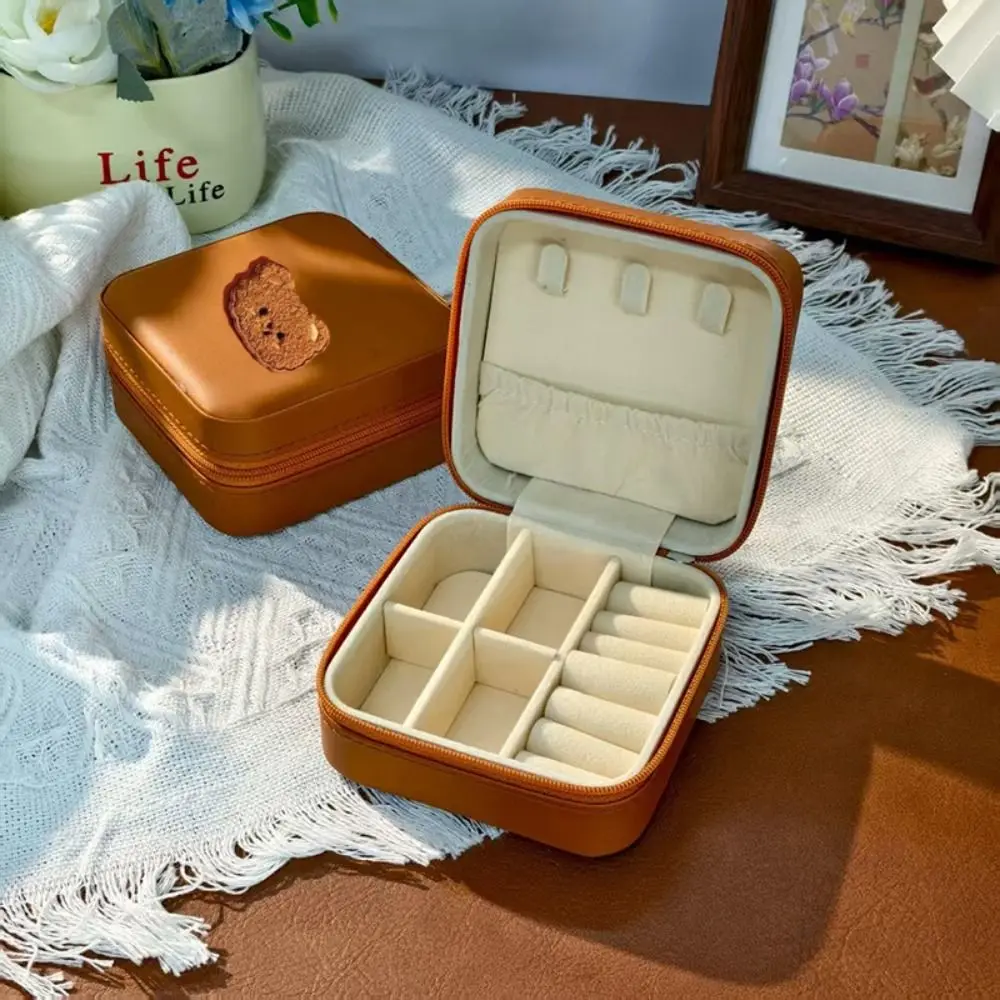 

PU Leather Bear Jewelry Box Portable Design Velvet Lining Jewelry Organizer Waterproof Material Cute Bear Shape