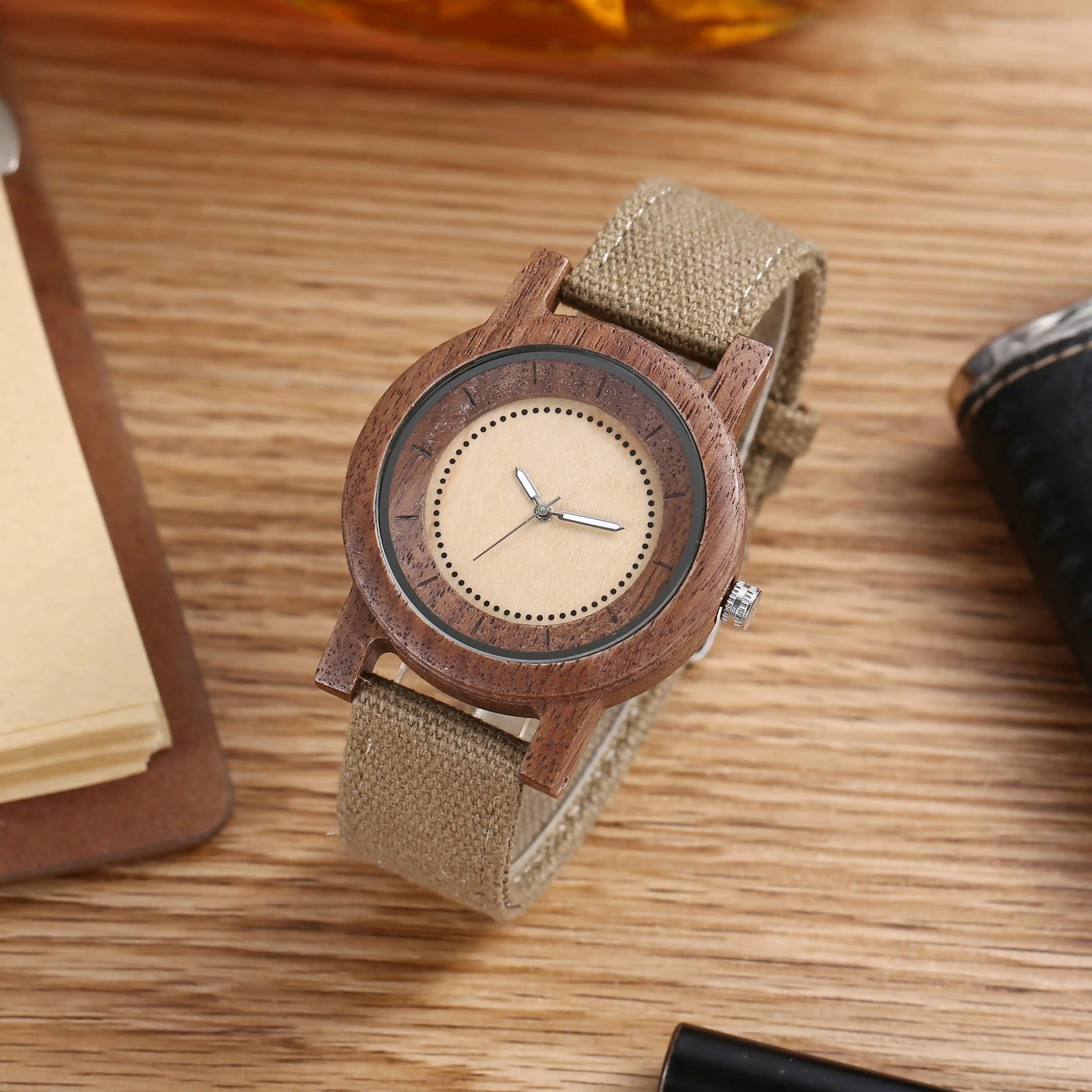 Montre Personnalisée Rétro pour Homme, Simple, Légère, Échelle en Bois Naturel Pur Fait à la Main, Design Minimaliste