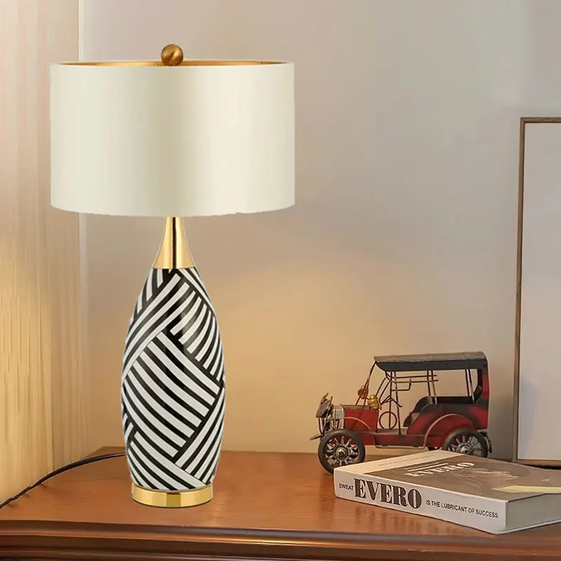 

Creative Ceramic Table Lamp European Fabric art Living Room Lamp Study Bedroom Lighting Bedhead Sample Room Decor Desk lamp
