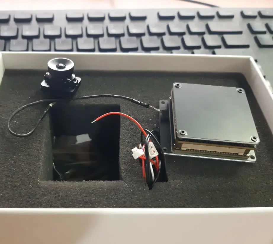 

Модуль FPV AI для управления движением с дальностью действия 1.2 км, распознаванием объектов, многотаргетным отслеживанием, интегрированным автоматическим позиционированием и тепловизионным модулем навигации