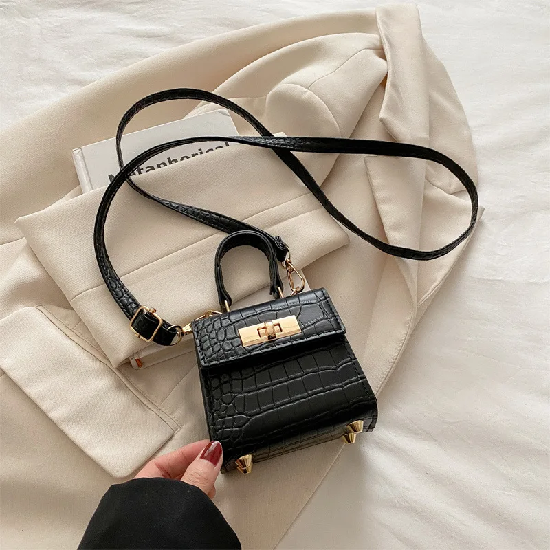 Trendige Geprägte Mini-Damen-Umhängetasche mit Goldverschluss Schultertaschen Abnehmbarer Riemen Henkeltasche Niedliche Crossbody-Handtasche – Detail 13