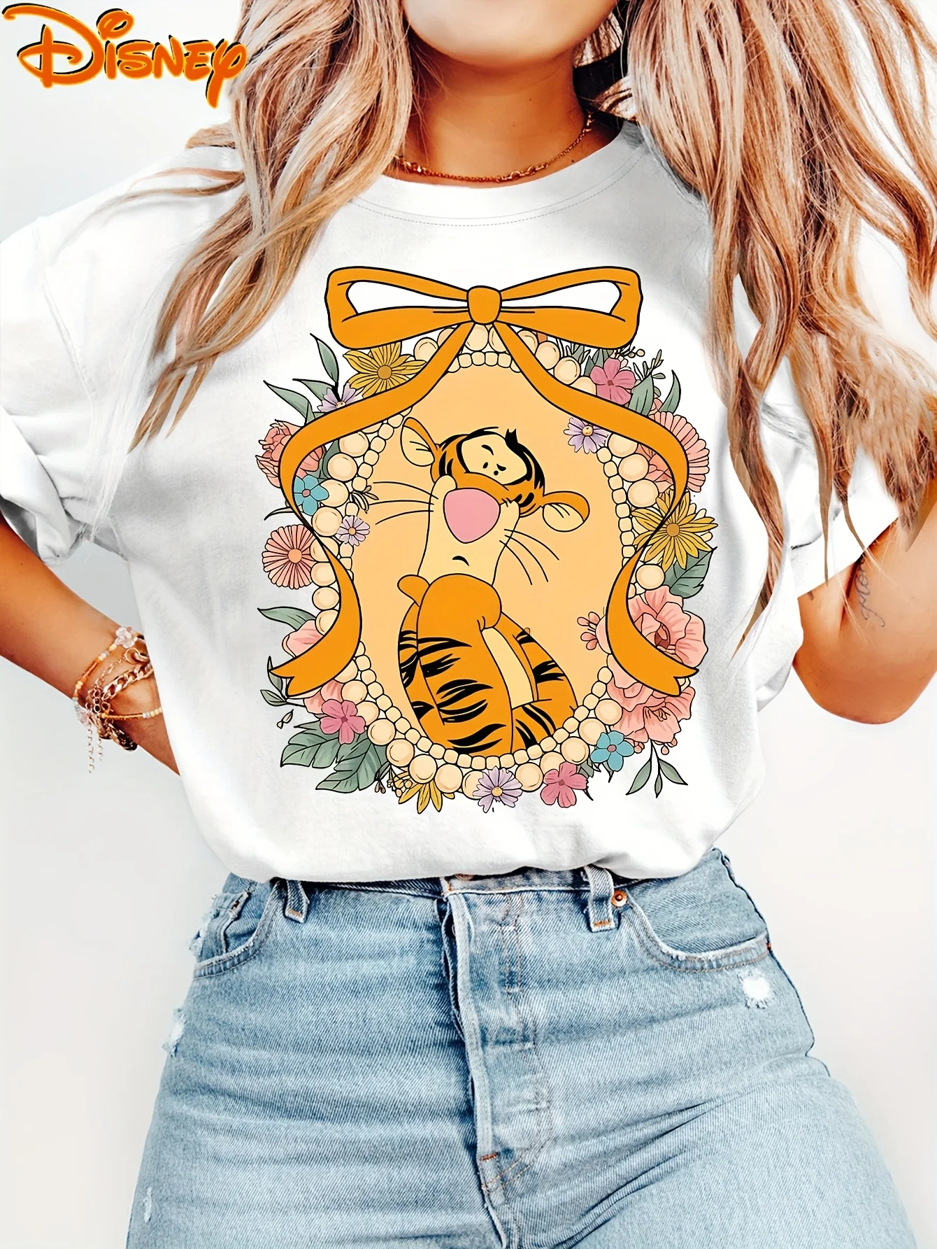 

2025 Disney Pattern Printed Women's Casual Comfortable Unique Smiling Face Black Round Neck Short Sleeve T-shirt