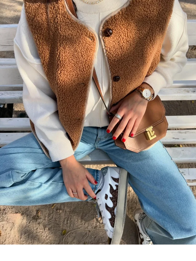 レディースファッション ブラウン ラムウールベスト シック ノースリーブ ラウンドネック シングルブレスト ルーズコート 2025 女性 冬 デイリー シック ストリートウェア