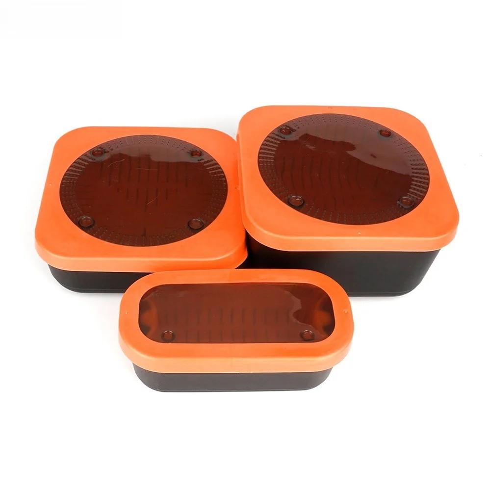 Fishing Bait Container with Integrated Frame and Perforated Drainage Basket to Maintain Live Bait Freshness During Trips