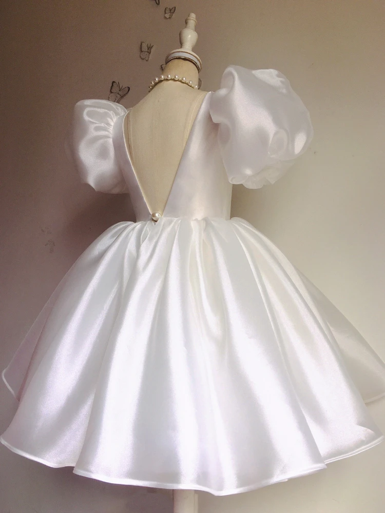 Customized Simple Solid Square Collar Puff Sleeve Flower Girl Dresses Fashion Backless Ball Gown Vestidos Temperament Slim Waist