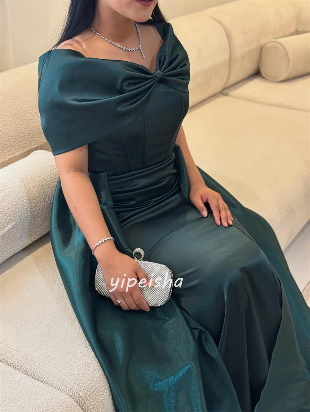 Abiti lunghi con spalle scoperte e colonna increspata in charmeuse elegante stile moderno personalizzato Abiti per occasioni su misura Taglie disponibili