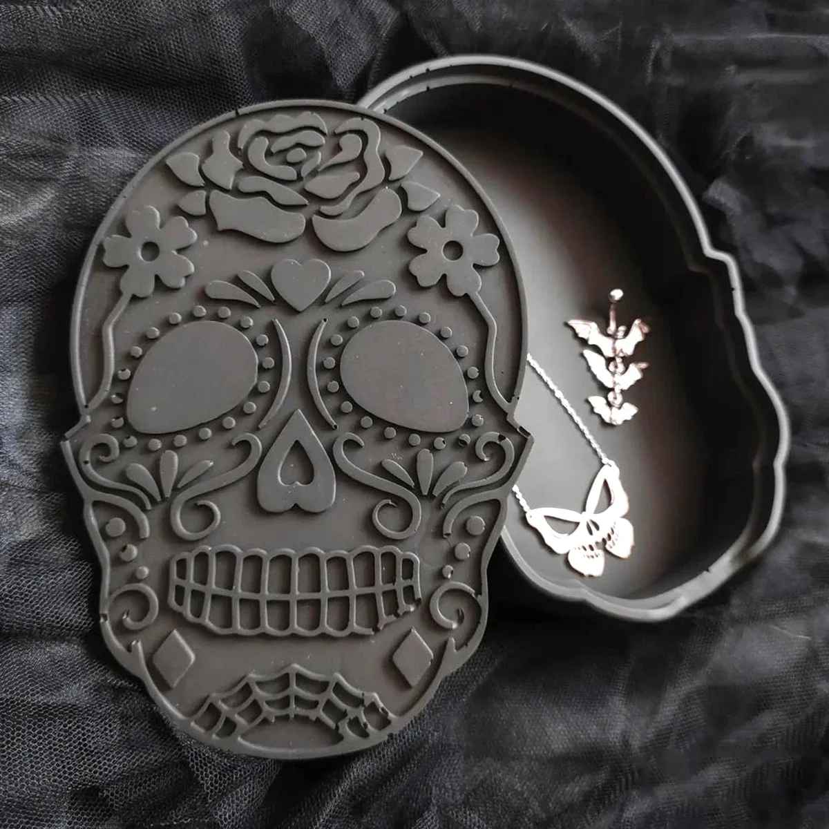 

with Cover Skull Box Silicone Molds DIY Cement Gypsum Skull Head Storage Jar Pottery Mould Making Jewelry Box Home Decoration