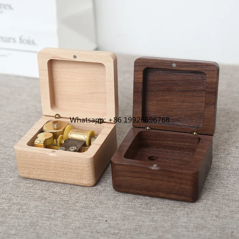

Ever Bright Custom Engraved Wooden Music Box High Quality YUNSHENG Music Movement Hand Crank Birthday Christmas Day Gift factory