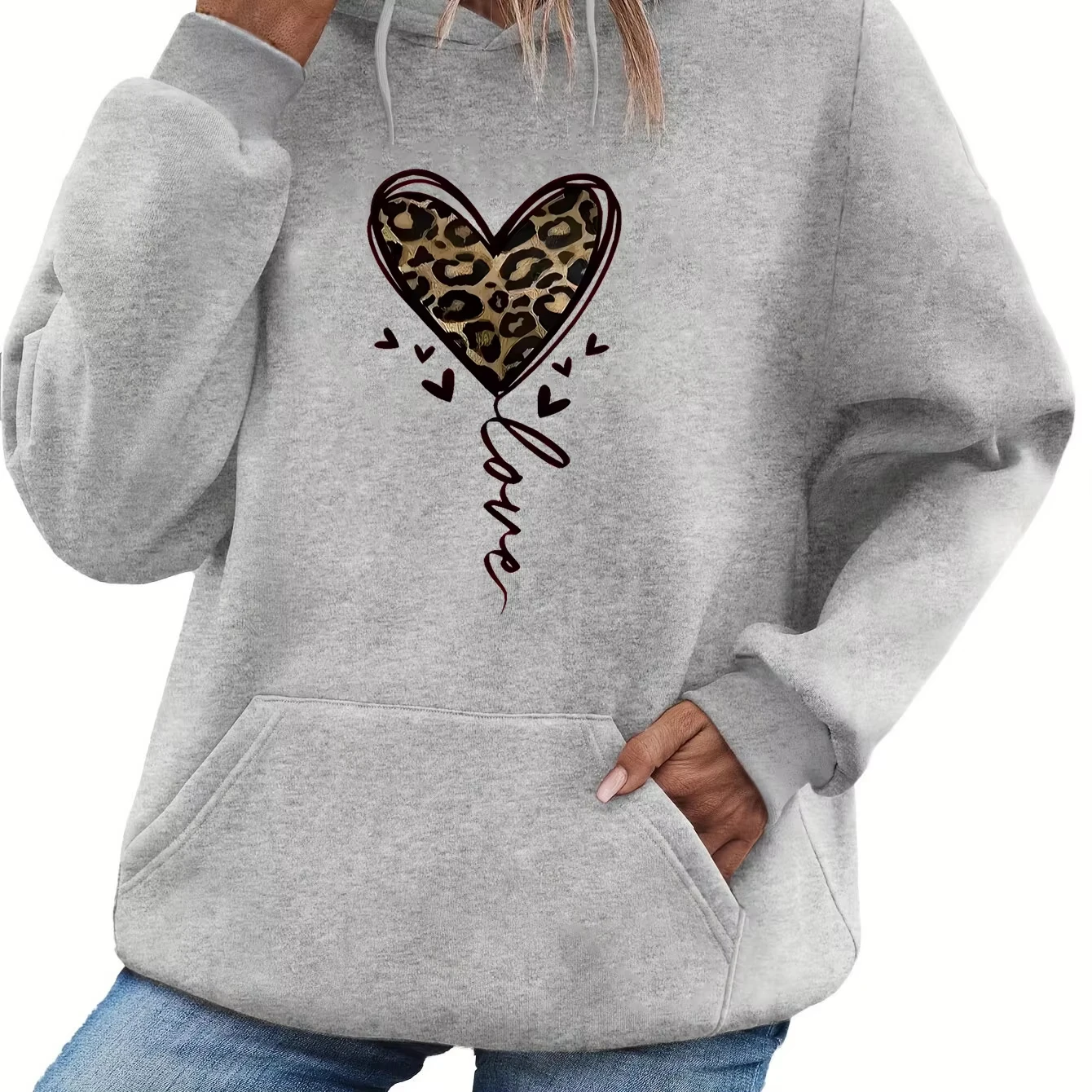 Women's autumn and winter warm and loose casual leopard print heart-shaped pattern printed velvet long sleeved hooded sweatshirt