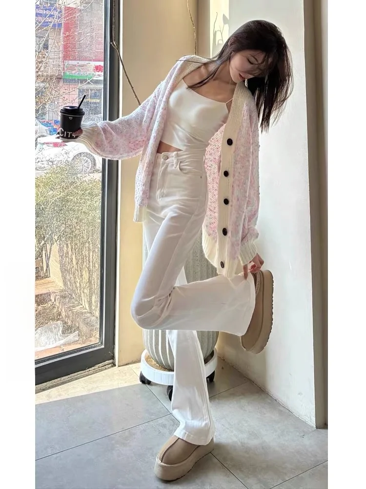 

Белые расклешенные джинсы, женские осенние новые большие размеры, грушевидное тело, утягивающие широкие брюки-копыта, повседневные брюки с открытой талией