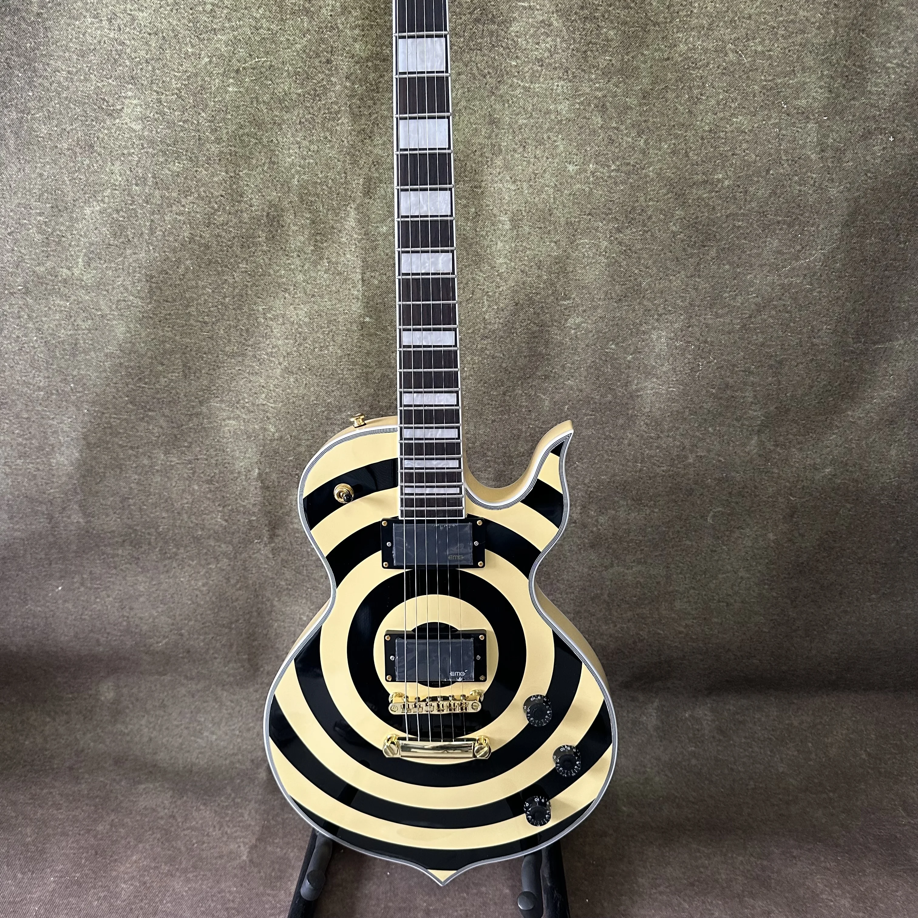 6 String Zakk Wylde Bullseye Electric Guitar Black Cream Bullseye Graphic EMG Pickups & Gold Hardware