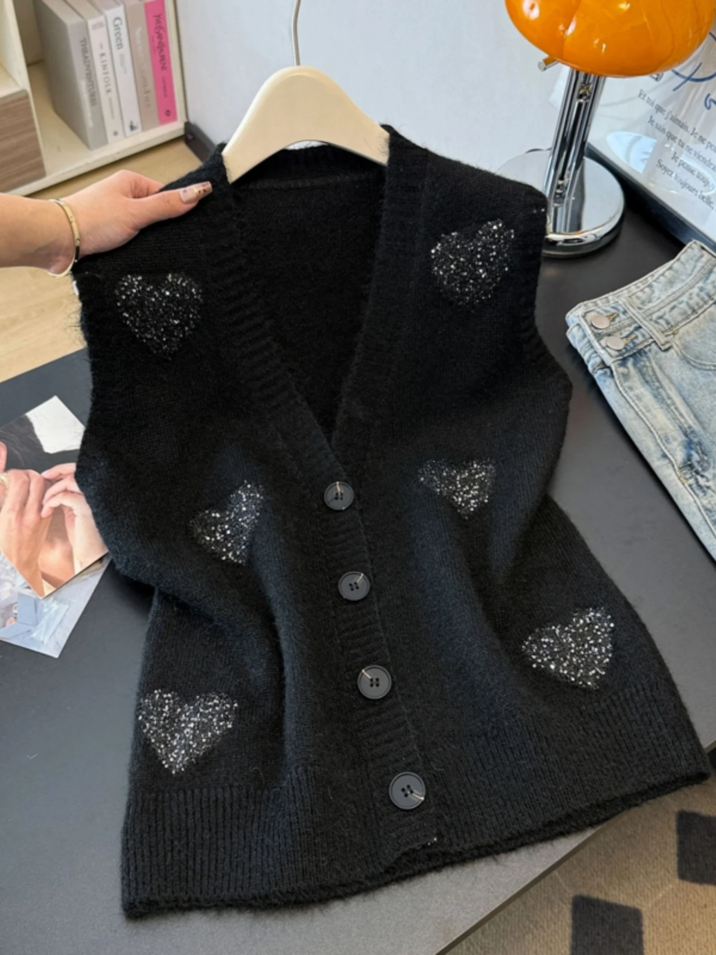 Love Heart Embroidered Sequin Knitted Vest Women's Layering Spring Autumn plus Size Beautiful Sleeveless Top Outerwear