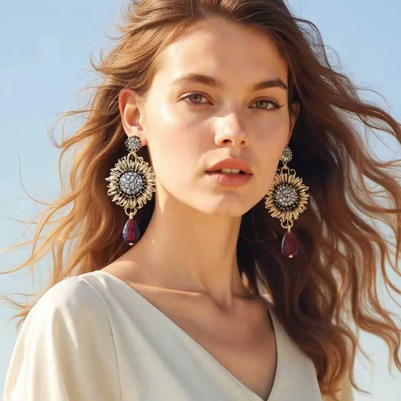 

Vintage Bohemian Exquisite Zircon Set Sunflower Droplet Pendant Earrings Elegant Versatile Accessories