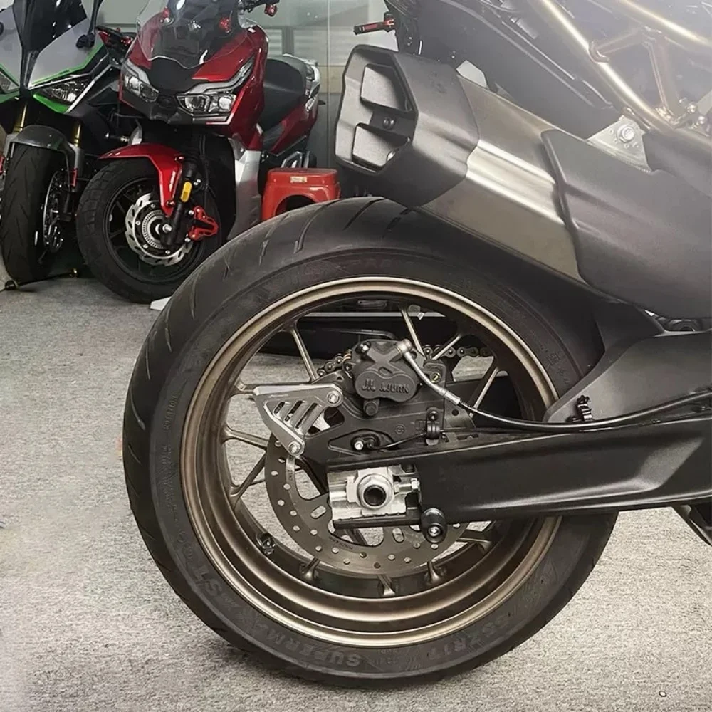بالنسبة للحاجز الخلفي CFMOTO 800NK قم بإزالة الغطاء المزخرف