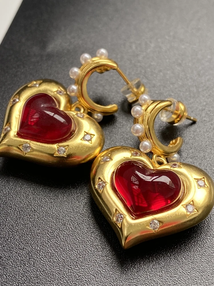 

Brass With 18K Pearl Inlay Red Heart Drop Earrings Punk Party Gown Runway rare Boucle d'oreille Korean Japan Style Fashion