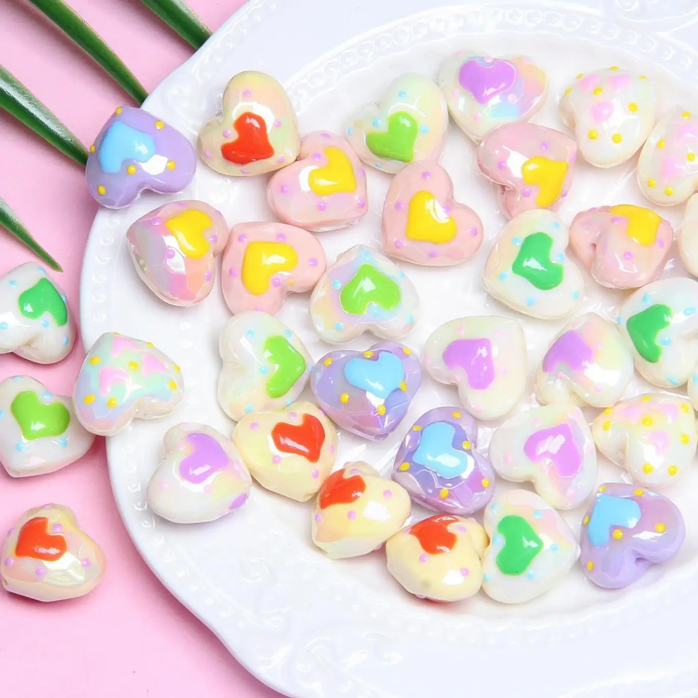 UV手描きパールナイトライトビーズ、愛の串、DIYアクセサリー、車の吊り下げ携帯電話チェーンジュエリー、新しい、バッチあたり10個