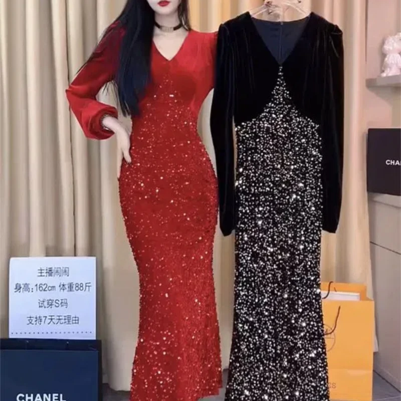 أوائل الربيع الإنترنت المشاهير أزياء جديدة رائعة الراقية النمط الغربي الصناعة الثقيلة تألق فستان مخملي نمط اللباس