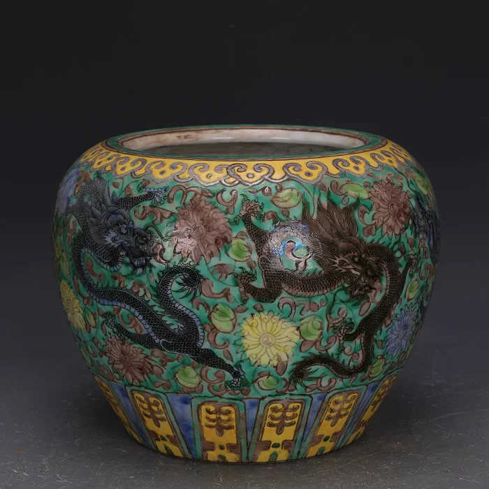 Qing Dynasty Kangxi plain three-color ancient-color dragon pattern Wanhua porcelain fish tank