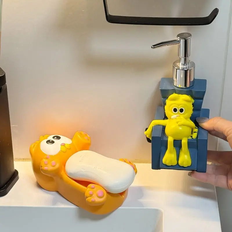 

Garfield cartoon cute refill bottle bathroom restroom sink lotion hand soap refill bottle soap box anime peripheral wholesale