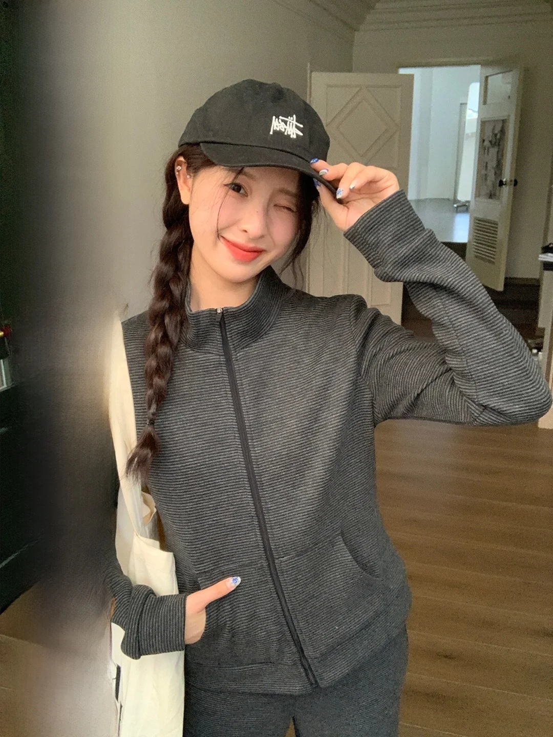 

Повседневный корейский комплект: свитшот и брюки, с высоким воротником, утепленный, зимний, двухсоставный костюм, женский модный ансамбль