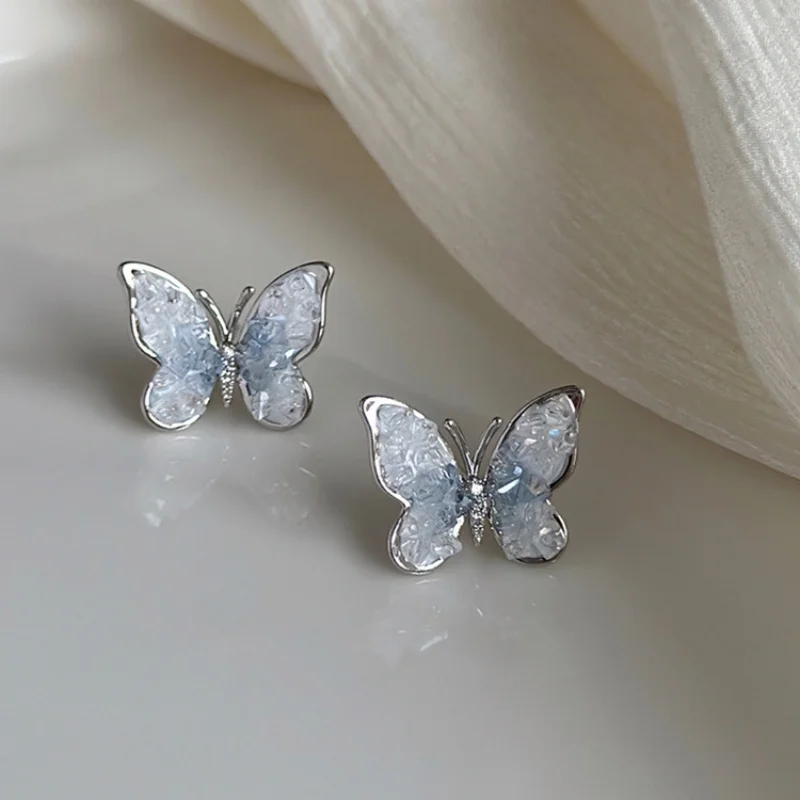 

Exquisite Cute Butterfly Stud Earrings for Women Gradient Blue Zircon Piercing Earrings Fashion Jewelry Accessories Wholesale