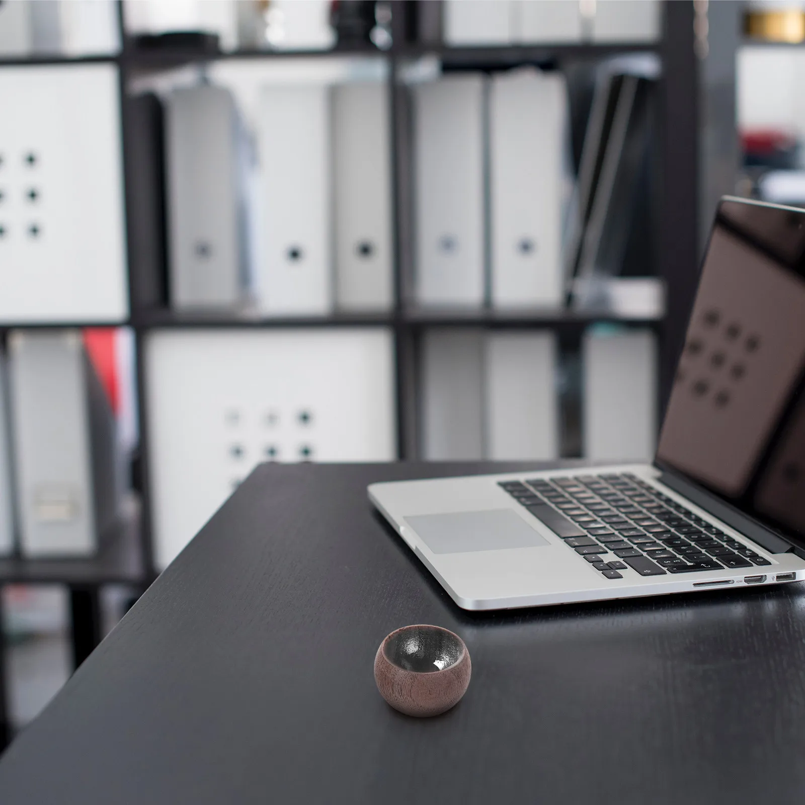 

1Pcs Desktop Wood Aroma Diffuser Egg Shape Premium Material Smokeless Home Office Essential Oil Fragrance Decor Walnut Incense