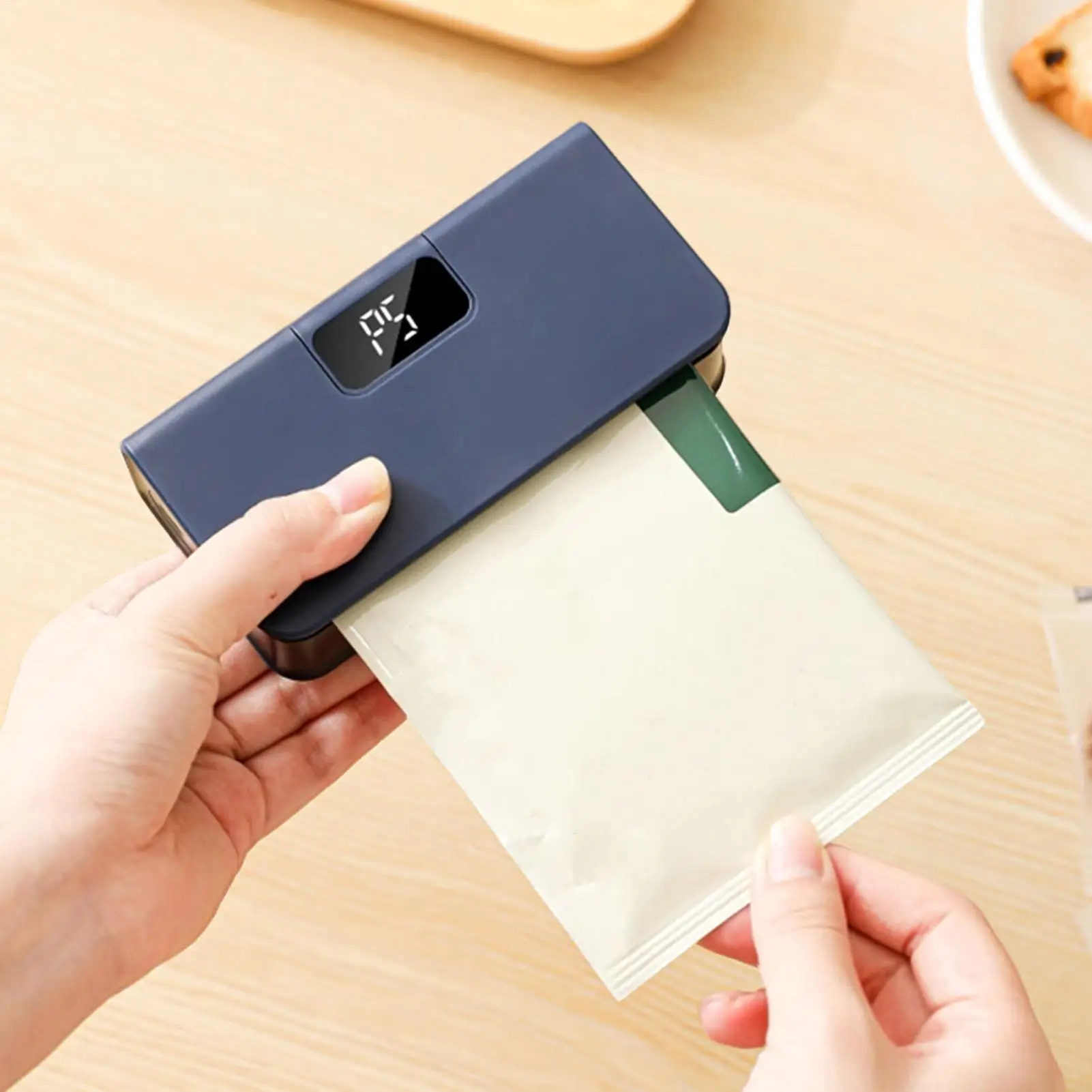 

Chip Bag Resealer LED Display Portable 6-level Rechargeable Food Storage Travel Heat Resealer For Freezer Meal Prep Snacks Food