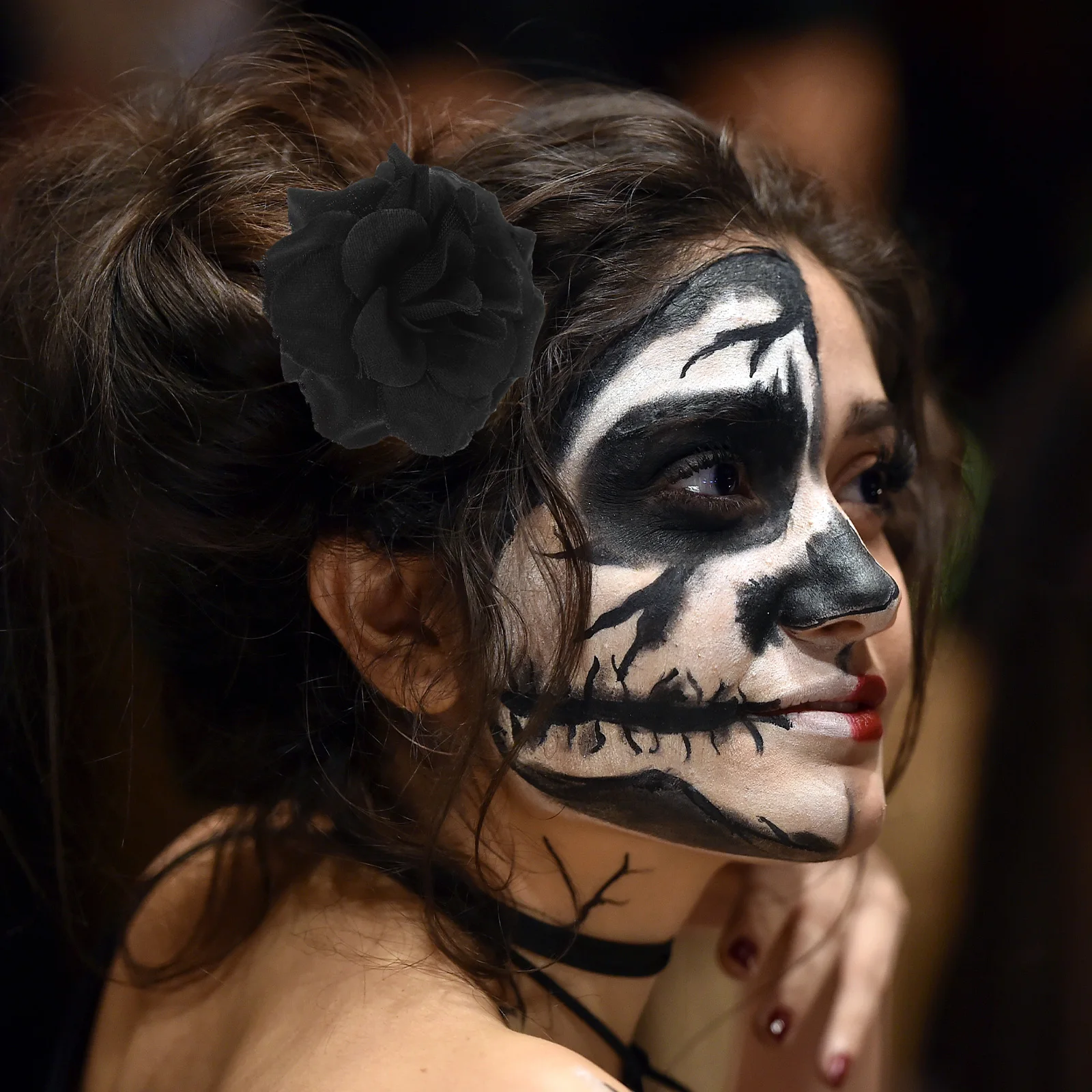 

50Pcs Black Artificial Silk Roses 45Cm Fabric Plastic Wedding Decoration Car Arch Brooch Garland Rose Flowers for Craft Projects