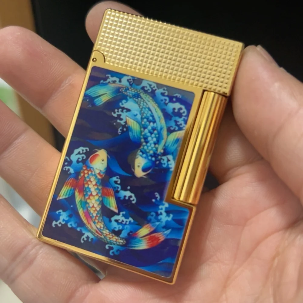 

This is a luxury custom-made lighter with a loud sound. It is shaped like a goldfish and comes with a set of custom accessories.