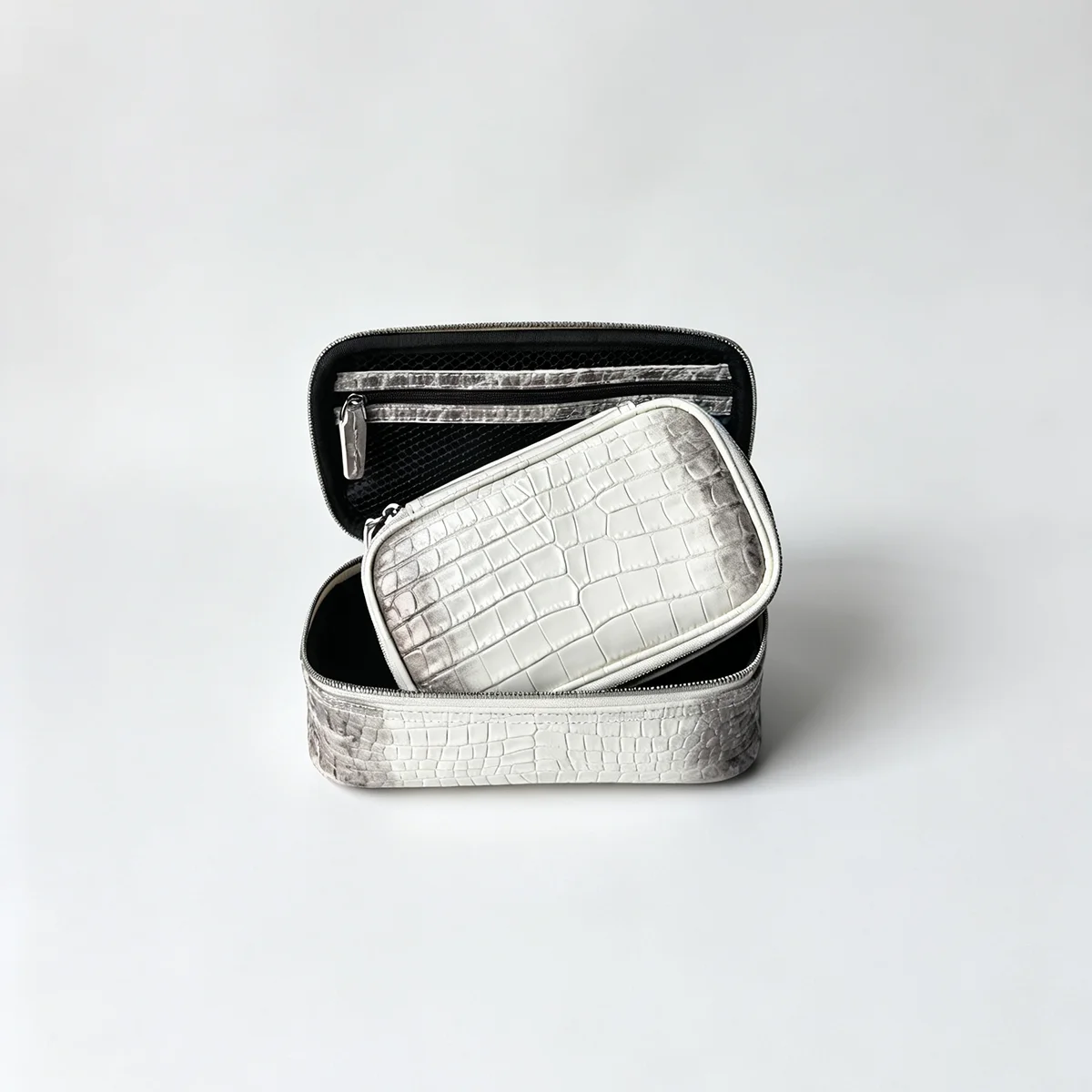 Neue Echte Leder-Kosmetiktasche mit Krokodilmuster Reise-Toilettenartikel-Organizer Tragbare Handtasche Make-up-Aufbewahrungsbeutel mit Initialen – Detail 8