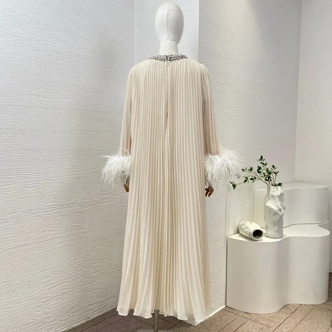 2024 New Collection Women Rose Red White Ruched Pleat Feather Diamonds Top Quality Luxury Dress