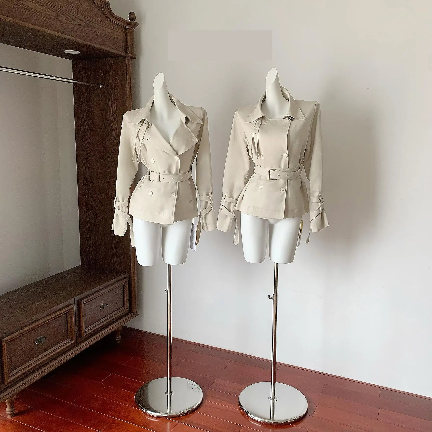 

Women's Elegant Spring Autumn Double Breasted Trench Jacket With Belt Lady Steetwear Turn Down Collar Short Trench Outwear