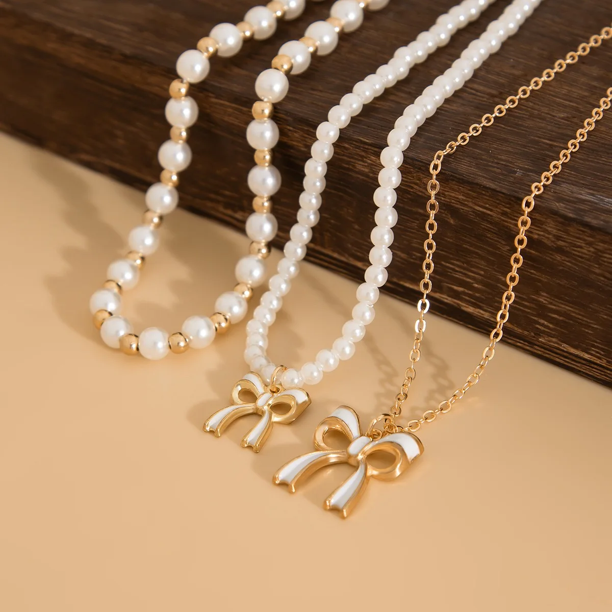 Women's Pearl Jewelry Necklaces Set Trendy Bow Beaded Chain 3 Pieces in Set For Holiday Season Gift