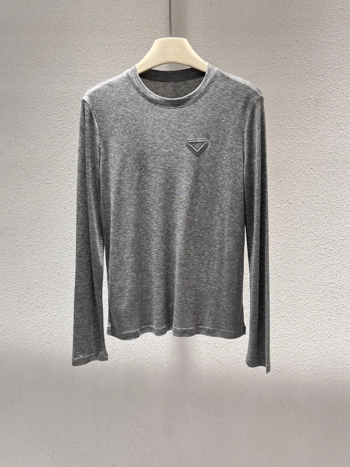 

American Sle round Ne Woolen T-irt Women's Base irt Knitted Top Silk Wool Spring Autumn Faion Ladies' Premium Wear
