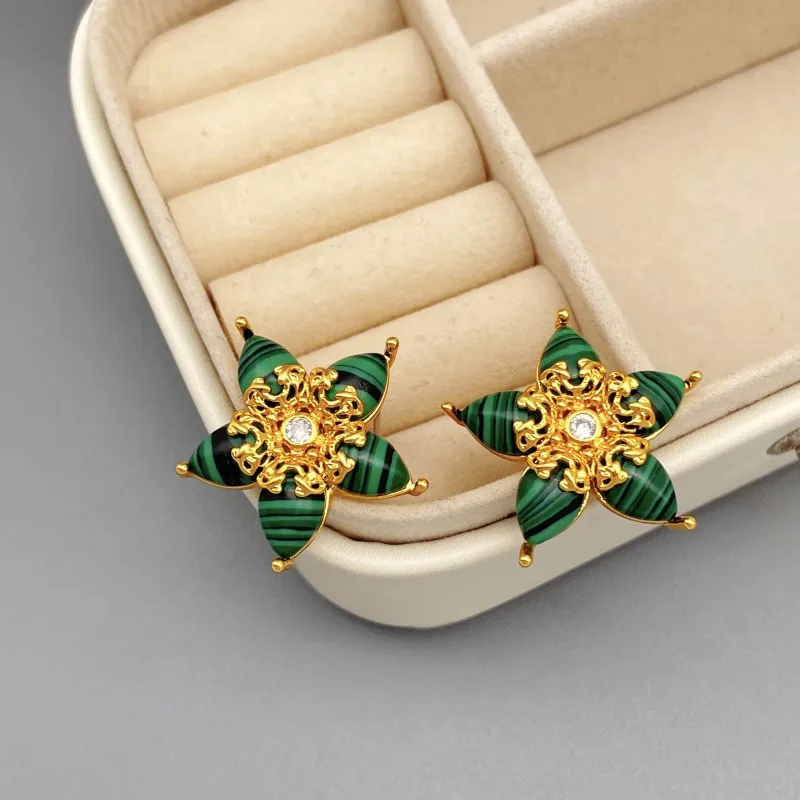 Retro Fashion Irregular Star Shape Inlaid Green Peacock Stone Earrings For Women Luxury Plating 18k Gold Sense Earrings