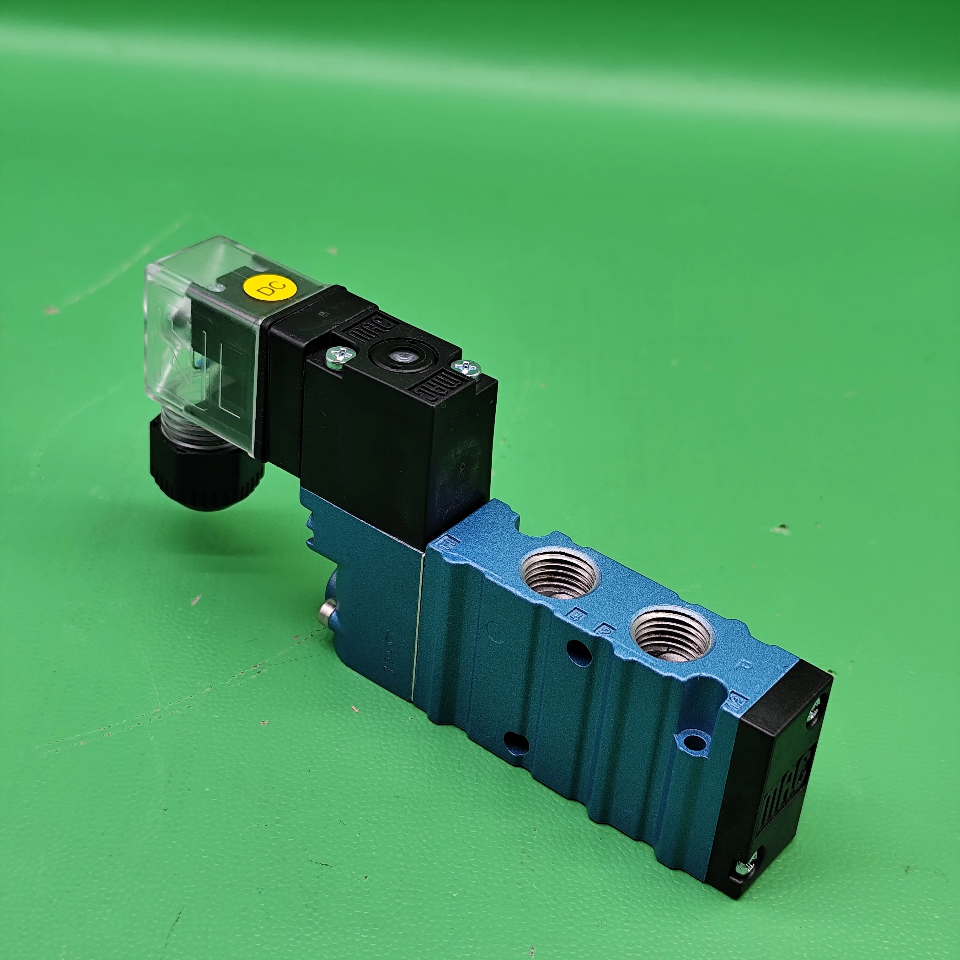 Золотой продавец, оригинальный новый клапан 411A-D0A-DM-DDAJ-1JD |   Точный контроль пневматических систем