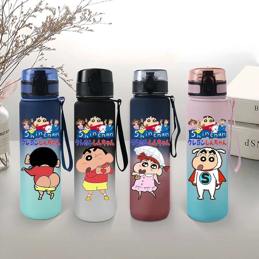 Crayon Shin-chan Anime Peripheral Water Cup, botella de agua de plástico esmerilada para bebidas calientes, regalo de dibujos animados para niños, 650ml