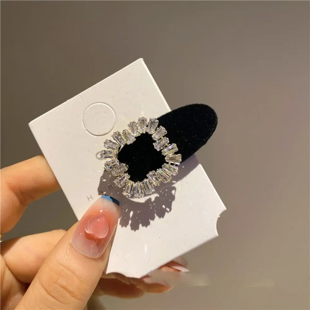 

Fashion Elegant Zircon Bow Rhinestone Heart Luxury Velvet Duckbill Clip Korean Style Hairpin Girls Hair Clip Sweet Barrettes