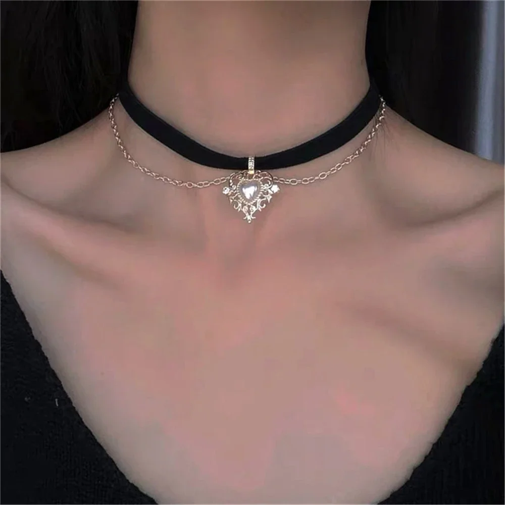 Vintage Black Velvet Choker Necklace Gothic Golden Imitation Pearl Heart Layered Necklace For Women Girls Jewelry Gifts