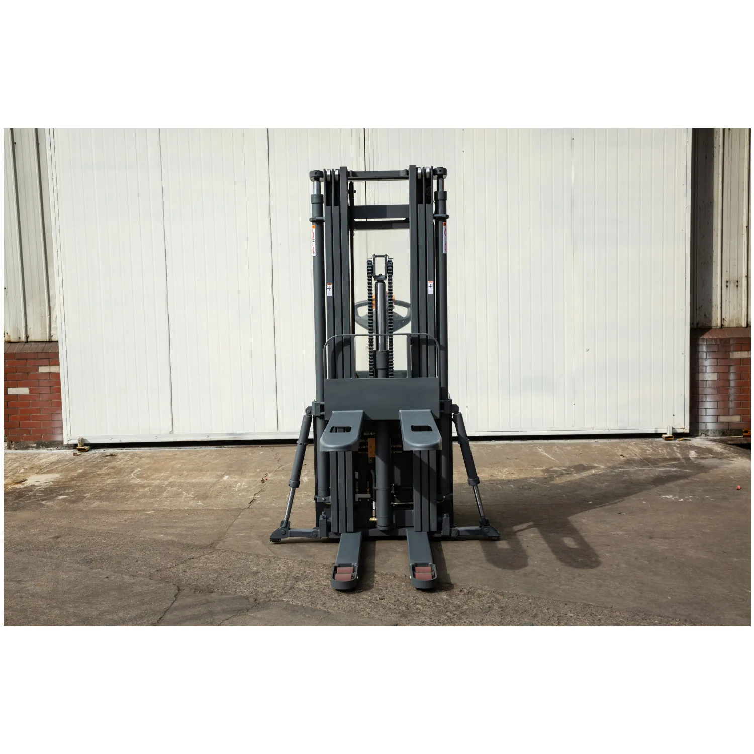 MOVMES 2 Ton 4400lbs Capacity Max. Lift Height  6.5M Battery Powered  Electric Ride-on  Pallet Truck with Full Free Lift