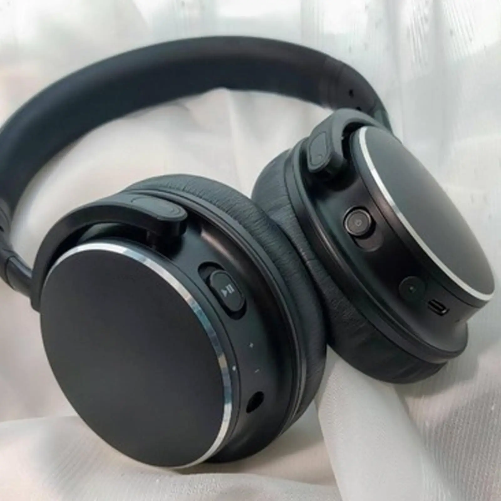AKG Y600NC ヘッドフォン用交換用イヤーパッド、ノイズアイソ