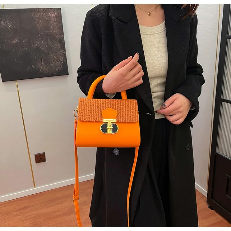 

Stylish Ladies Crossbody-Bag Made Of Curve-Printed Leather Featuring High-End Paris Commuter Lightweight Soft Daily Look​